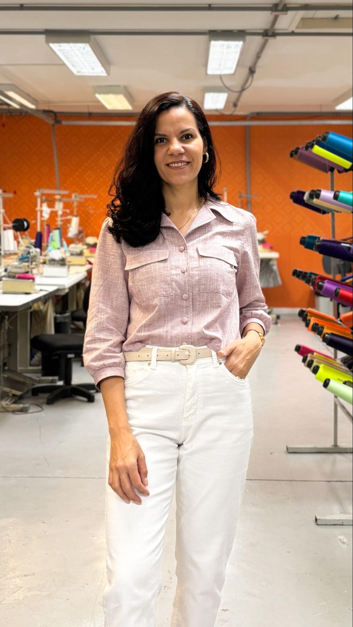 Flávia Cruz Martins Soeiro, ex-aluna do curso Técnico em Vestuário | Crédito: Arquivo Pessoal.